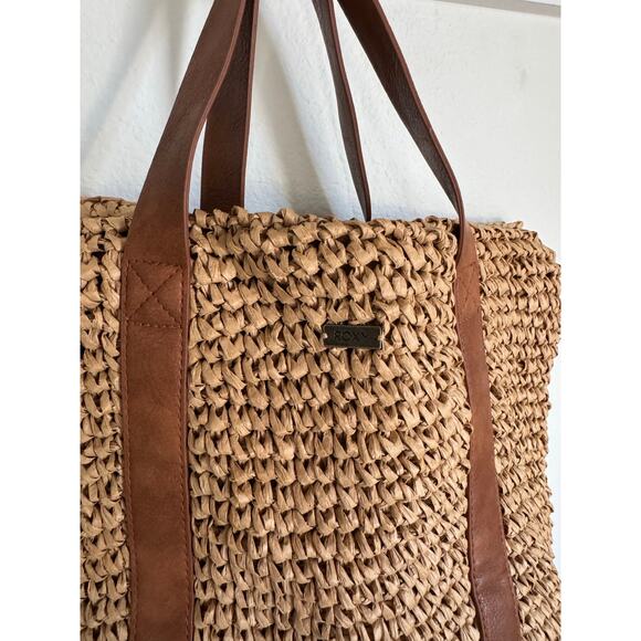 ROXY Beach Lover Woven Tan Tote Backpack Bag Medium Size Great Condition - Picture 5 of 8